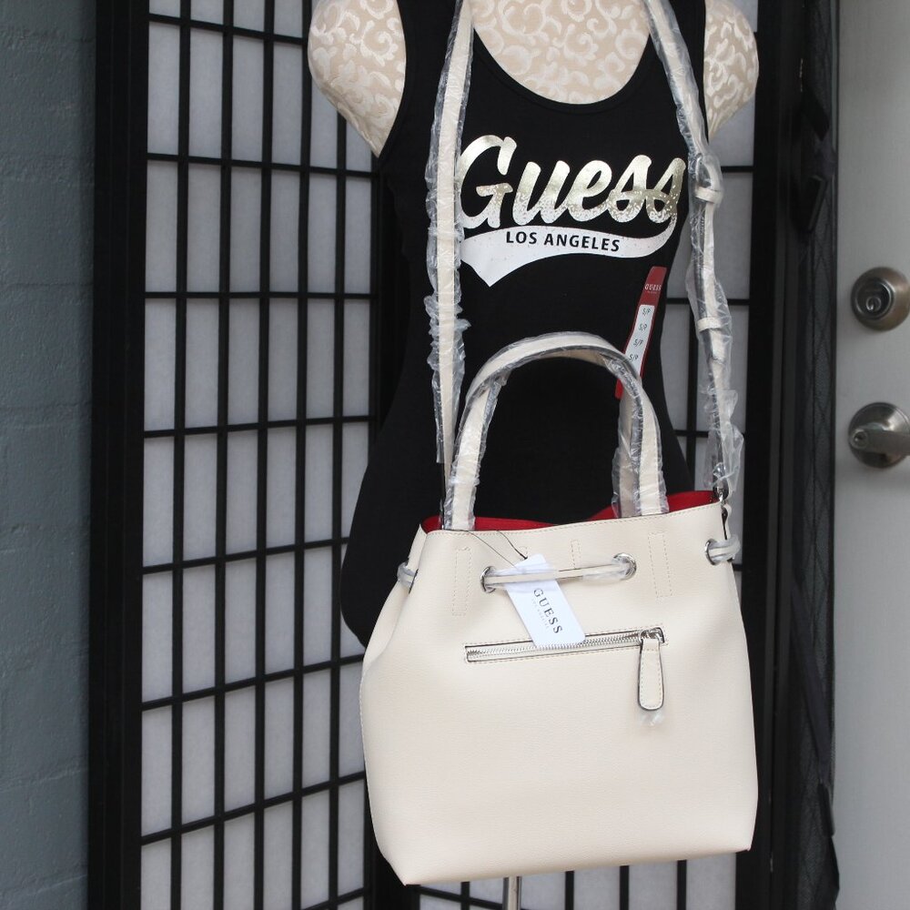 Guess bucket bag purse - Picture 5 of 5